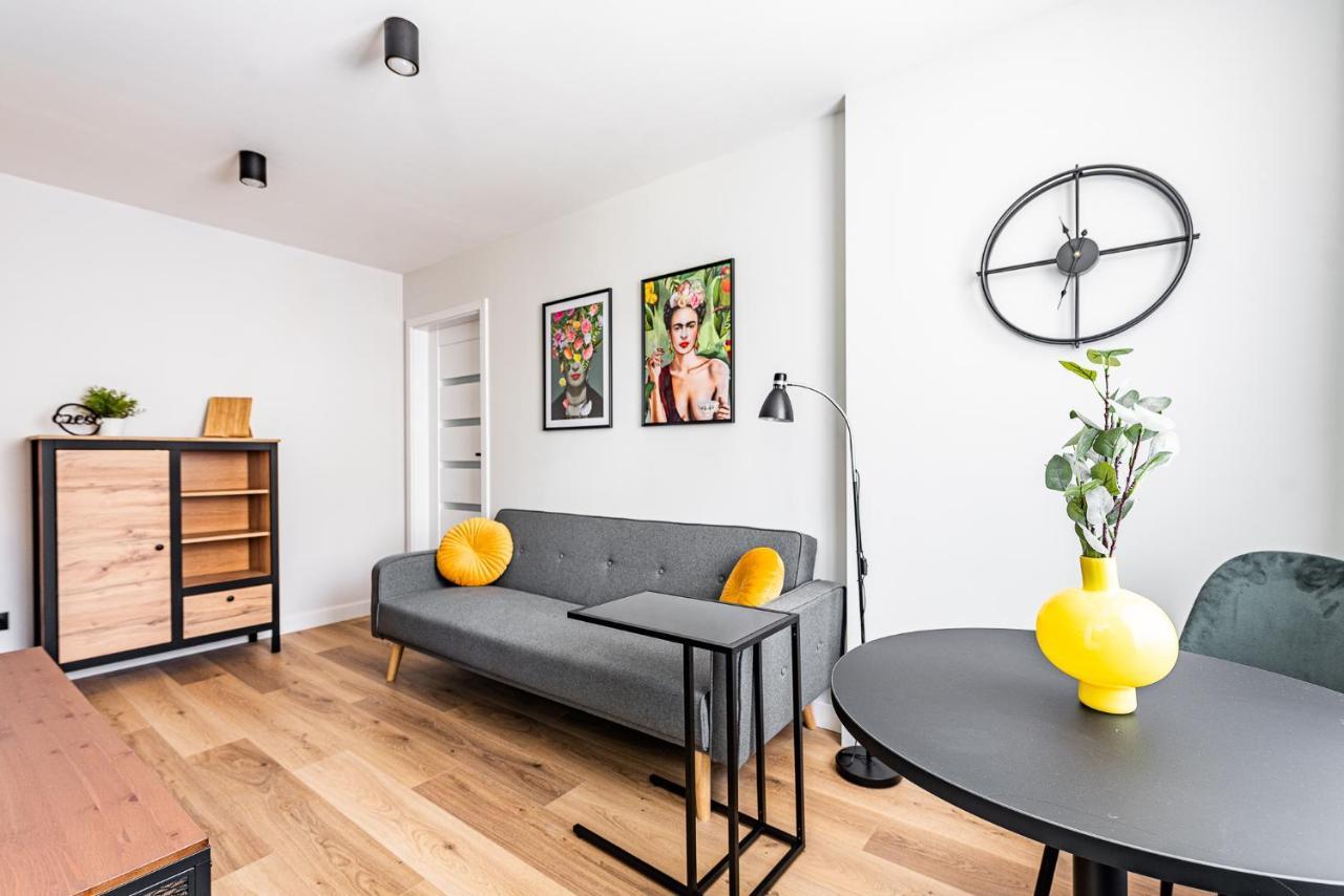 Apartment Frida Katowice Ligota Near Hospitals & Sum Luaran gambar